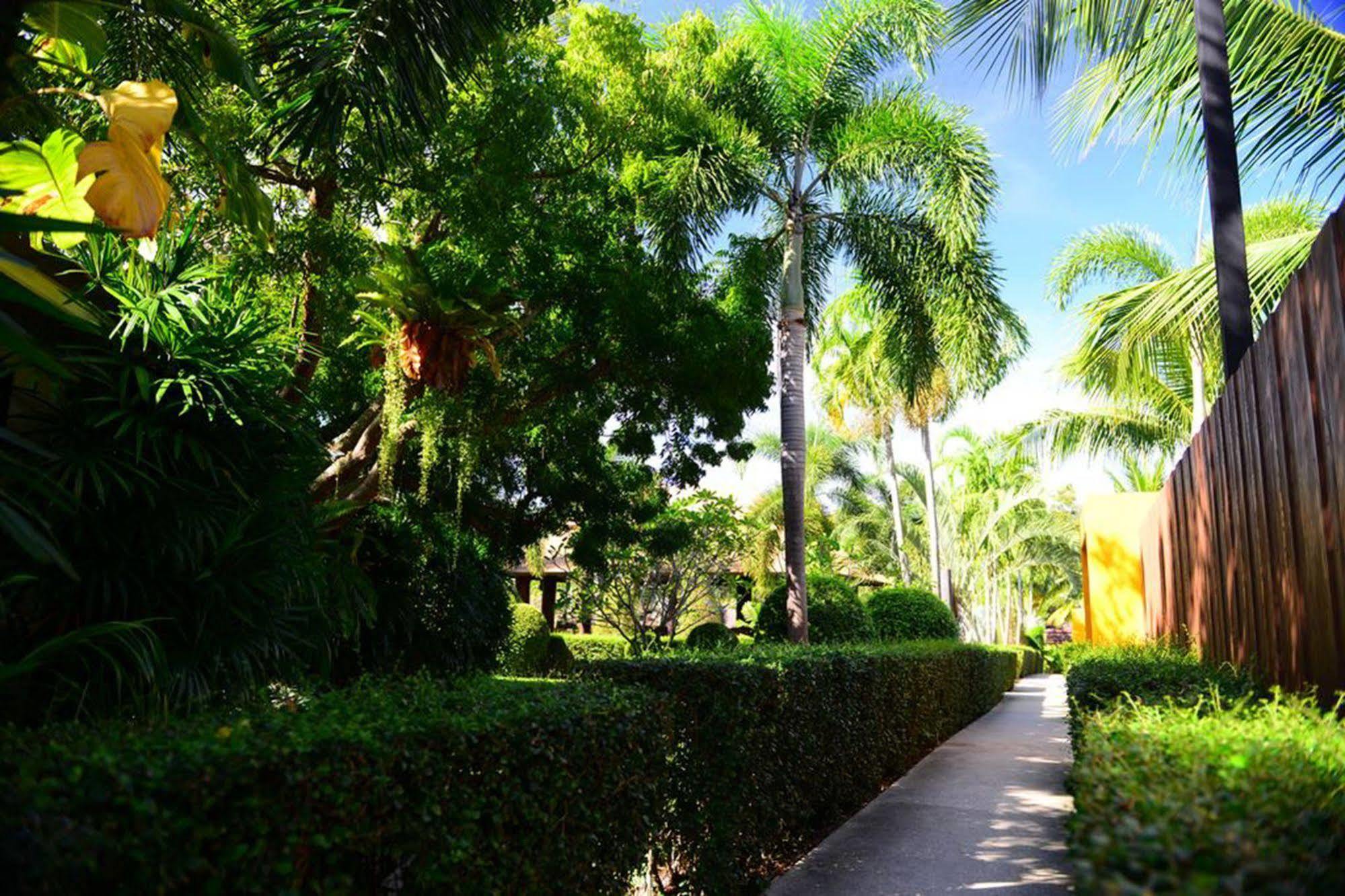Naiharn Garden Villa Phuket Dış mekan fotoğraf